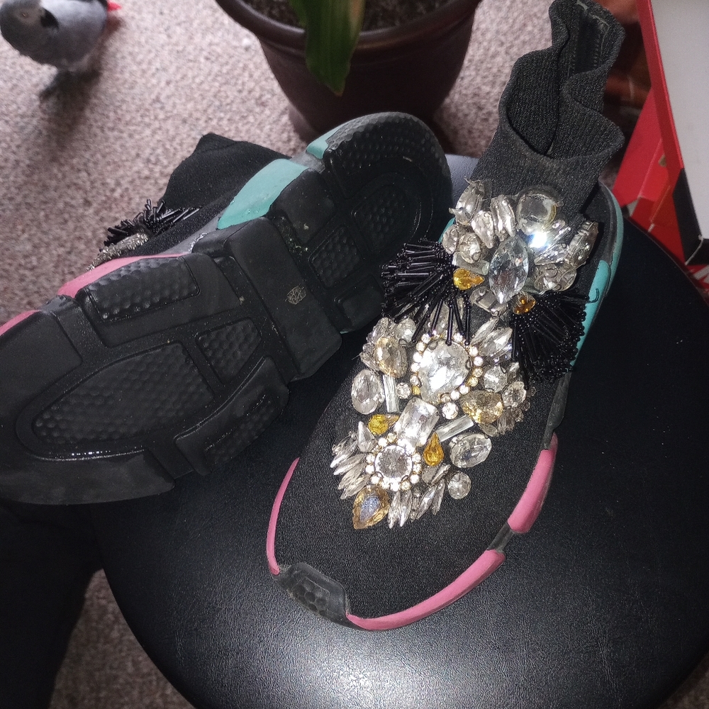 Shoes - Picture 3 of 3